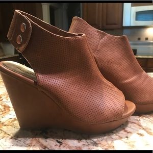 Madden Girl Tan Wedges